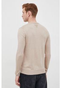 Guess sweter z domieszką wełny męski kolor beżowy lekki. Kolor: beżowy. Materiał: wełna. Długość rękawa: długi rękaw. Długość: długie