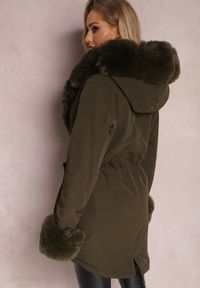 Renee - Ciemnozielona Kurtka Parka ze Ściągaczem i Kapturem z Futerkiem Bellad. Kolor: zielony. Materiał: futro. Wzór: aplikacja #5