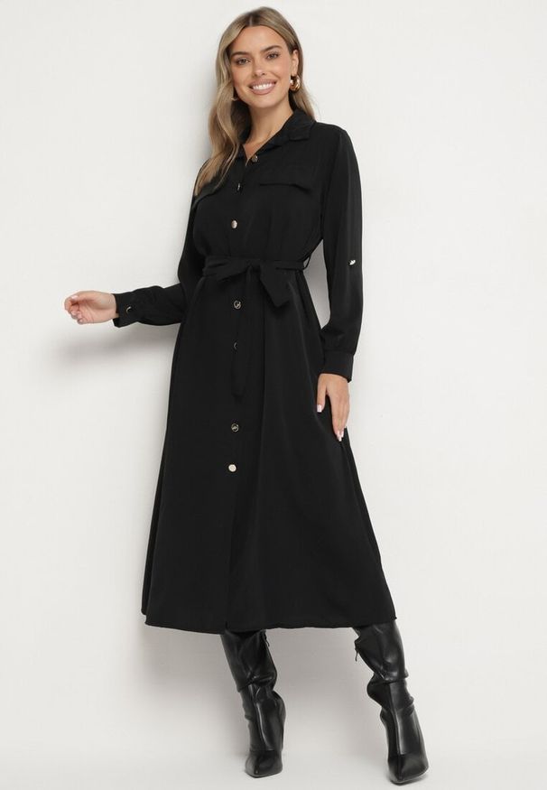 Born2be - Czarna Koszulowa Sukienka z Podpinanymi Rękawami i Dodatkowym Wiązanym Paskiem Ivandria. Okazja: na co dzień. Kolor: czarny. Typ sukienki: koszulowe. Styl: klasyczny, casual