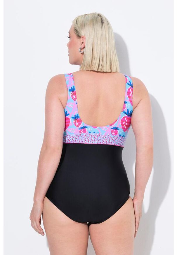 ULLA POPKEN - Damski Strój kąpielowy truskawki ozdobna wstążka miękkie miseczki z recyklingu. Kolekcja: plus size. Kolor: czarny. Materiał: poliamid, materiał, elastan
