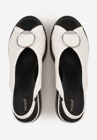 Renee - Białe Perforowane Sandały VICES na Koturnie z Aplikacją w Kształcie Koła Mithais. Okazja: na co dzień. Nosek buta: okrągły. Zapięcie: bez zapięcia. Kolor: biały. Wzór: aplikacja. Materiał: jeans. Sezon: lato. Obcas: na koturnie. Styl: casual #6