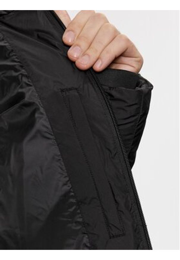 Calvin Klein Kurtka zimowa K10K111934 Czarny Regular Fit. Kolor: czarny. Materiał: syntetyk. Sezon: zima