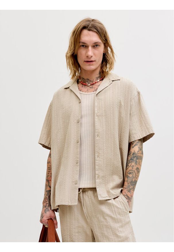 Jack & Jones Komplet koszula i szorty materiałowe Tyson 12297649 Beżowy Relaxed Fit. Kolor: beżowy. Materiał: bawełna