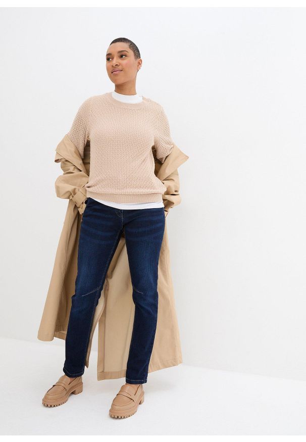 bonprix - Dżinsy o kroju boyfriend, mid waist, z wygodnym paskiem. Okazja: na co dzień. Kolor: niebieski. Styl: casual