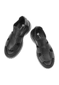 Sandały damskie Armodo, skórzane eleganckie rzymianki na grubej podeszwie z zakrytą piętą, czarne, 1510-1269. Okazja: na co dzień. Zapięcie: rzepy. Kolor: czarny. Materiał: skóra. Wzór: paski. Sezon: lato. Styl: elegancki #7