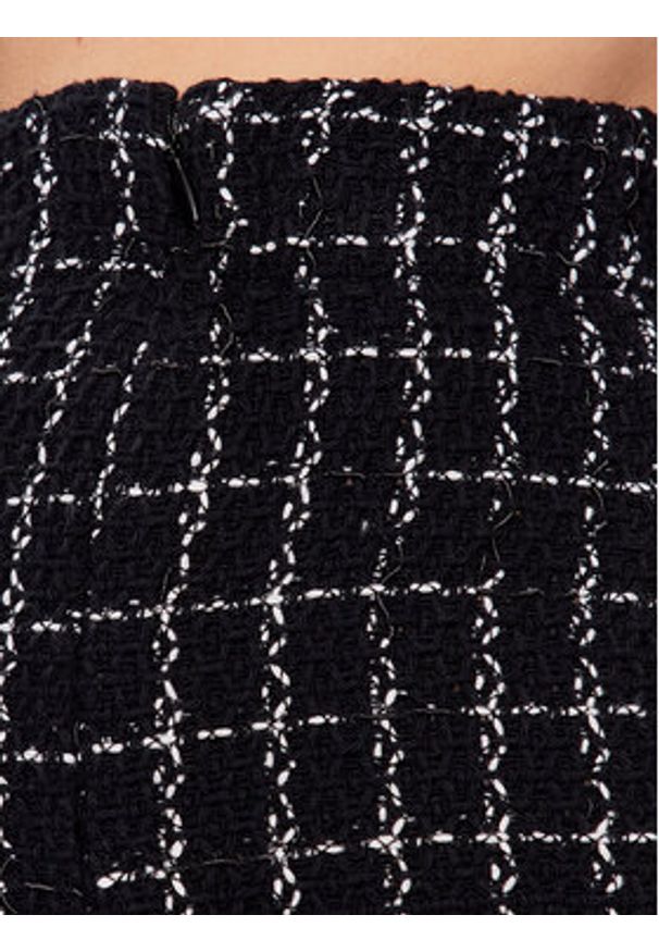Pinko Szorty materiałowe 100407 A0IO Czarny Regular Fit. Kolor: czarny. Materiał: bawełna