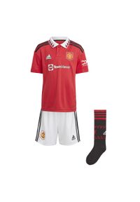 Adidas - Manchester United 22/23 Home Mini Kit. Kolor: czerwony, wielokolorowy, biały. Materiał: materiał