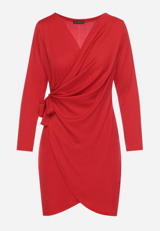 Born2be - Czerwona Sukienka Kopertowa Mini Wiązana w Pasie Icona. Kolor: czerwony. Typ sukienki: kopertowe. Styl: elegancki. Długość: mini