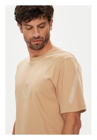 Adidas - adidas T-Shirt Z.N.E. JW4737 Beżowy Regular Fit. Kolor: beżowy. Materiał: bawełna