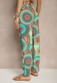 Renee - Zielone Szerokie Spodnie z Bawełny High Waist w Abstrakcyjny Wzór Jorivaess. Okazja: na co dzień, na spotkanie biznesowe. Stan: podwyższony. Kolor: zielony. Materiał: bawełna. Styl: biznesowy, klasyczny, elegancki, casual #5