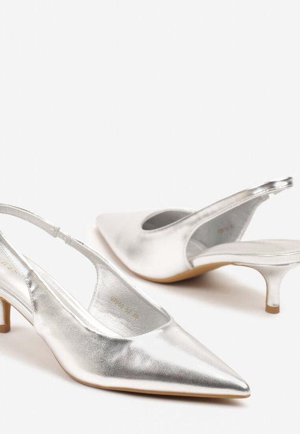 Renee - Srebrne Sandały Vices Slingback na Obcasie Typu Kaczuszka Kovirida. Okazja: na co dzień. Kolor: srebrny. Materiał: jeans. Obcas: na obcasie. Styl: casual, klasyczny, elegancki. Wysokość obcasa: średni