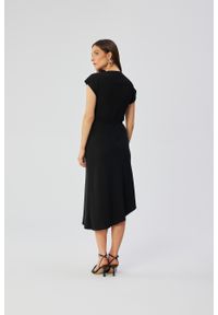 Stylove - Elegancka asymetryczna sukienka z dekoltem woda czarna. Typ kołnierza: dekolt woda. Kolor: czarny. Typ sukienki: asymetryczne. Styl: elegancki