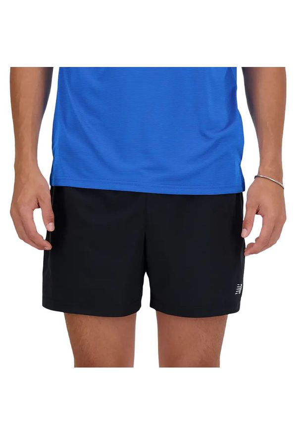 Spodenki New Balance MS41227BK - czarne. Kolor: czarny. Materiał: poliester, materiał. Sport: fitness