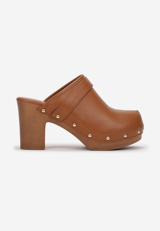 Born2be - Brązowe Klapki Marelva. Nosek buta: okrągły. Kolor: brązowy. Materiał: jeans. Sezon: lato. Obcas: na obcasie. Styl: boho. Wysokość obcasa: średni