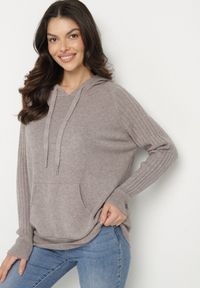 Born2be - Ciemnobrązowy Sweter z Kapturem i Kieszenią z Domieszką Kaszmiru Neriele. Okazja: na co dzień. Typ kołnierza: kaptur. Kolor: brązowy. Materiał: kaszmir. Wzór: aplikacja. Styl: casual #6