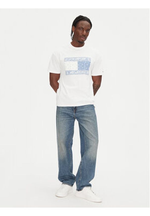 Tommy Jeans T-Shirt Paisley Flag DM0DM20810 Écru Relaxed Fit. Materiał: bawełna. Wzór: paisley