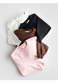 Reserved - Bawełniana bluza - ciemnobrązowy. Kolor: brązowy. Materiał: bawełna. Wzór: gładki #1