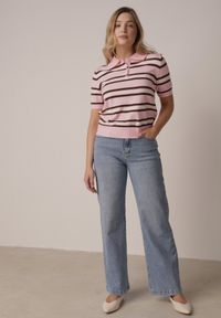 Born2be - Różowy T-shirt Typu Polo z Wiskozą Ozdobiony Guzikami i Paskami Esefia. Okazja: na co dzień. Typ kołnierza: polo. Kolor: różowy. Materiał: wiskoza. Wzór: aplikacja. Styl: casual #3