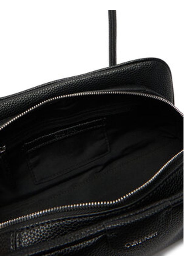 Calvin Klein Torebka Quilted Nylon Ew Satchel LV04F3743G Czarny. Kolor: czarny. Materiał: skórzane