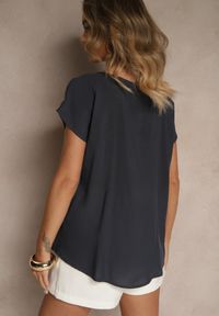 Renee - Granatowa Wiskozowa Bluzka Oversize Lirealia. Okazja: na co dzień. Kolor: niebieski. Materiał: wiskoza. Styl: casual