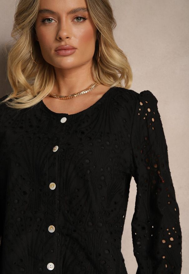 Renee - Czarna Bawełniana Koszula Ozdobiona Haftem Fonliria. Okazja: na co dzień. Kolor: czarny. Materiał: bawełna. Długość: długie. Wzór: aplikacja, haft. Sezon: wiosna, lato. Styl: casual
