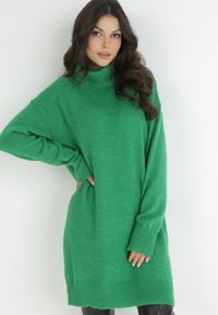 Born2be - Zielona Sukienka Wełniana Oversize z Golfem Heire. Typ kołnierza: golf. Kolor: zielony. Materiał: wełna. Sezon: jesień, zima. Typ sukienki: oversize #4