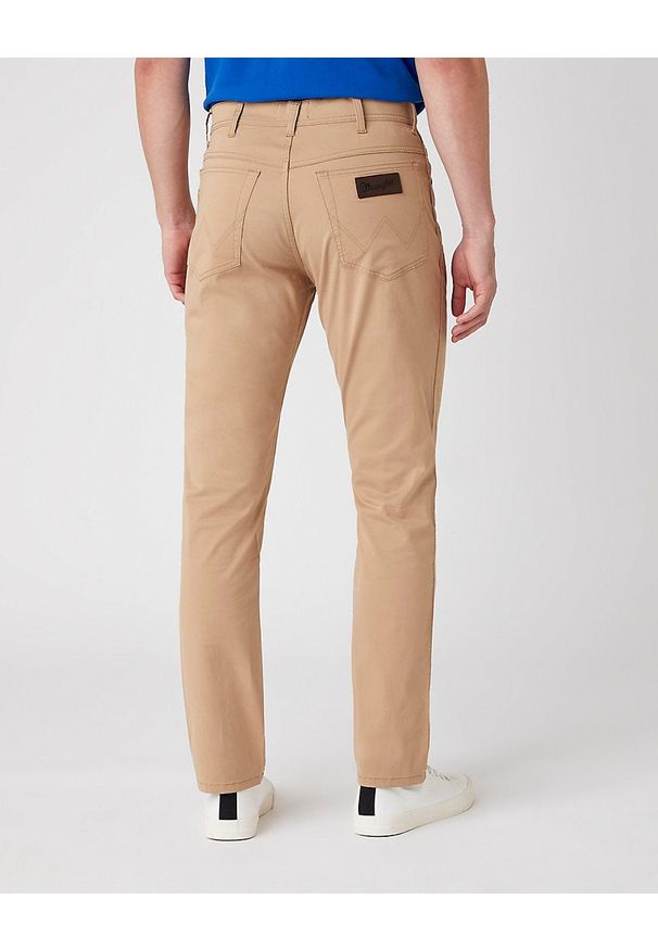 Wrangler - WRANGLER TEXAS SLIM MĘSKIE SPODNIE JEANSOWE CORNSTALK W12SWAX4K 112126536