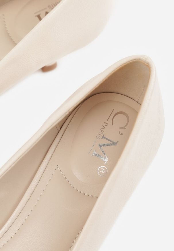 Born2be - Beżowe Czółenka na Obcasie Typu Kaczuszka Hollybloom. Okazja: na co dzień. Kolor: beżowy. Materiał: jeans. Obcas: na obcasie. Styl: klasyczny, casual, elegancki. Wysokość obcasa: średni