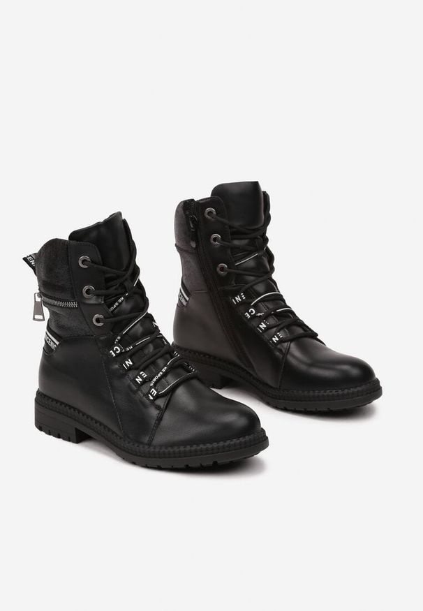 Born2be - Czarne Płaskie Botki w Stylu Workerów ze Sznurowaniem Suwakiem i Napisami Alfezi. Okazja: na co dzień. Nosek buta: okrągły. Kolor: czarny. Materiał: jeans. Wzór: napisy. Styl: casual, elegancki