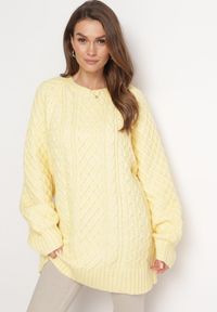 Born2be - Żółty Sweter o Wydłużonym Fasonie z Modnym Splotem Ahexa. Kolor: żółty. Długość: długie. Wzór: ze splotem #1