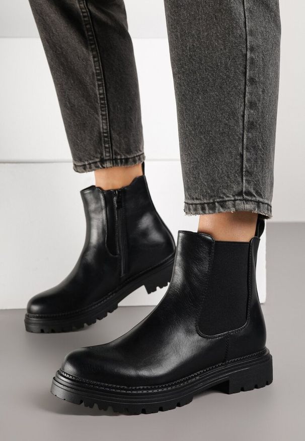 Born2be - Czarne Klasyczne Botki Typu Sztyblety Ilonna. Okazja: na spotkanie biznesowe, na co dzień. Kolor: czarny. Materiał: jeans. Styl: klasyczny