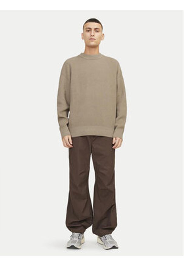 Jack & Jones - Jack&Jones Sweter 12260041 Beżowy Relaxed Fit. Kolor: beżowy. Materiał: bawełna