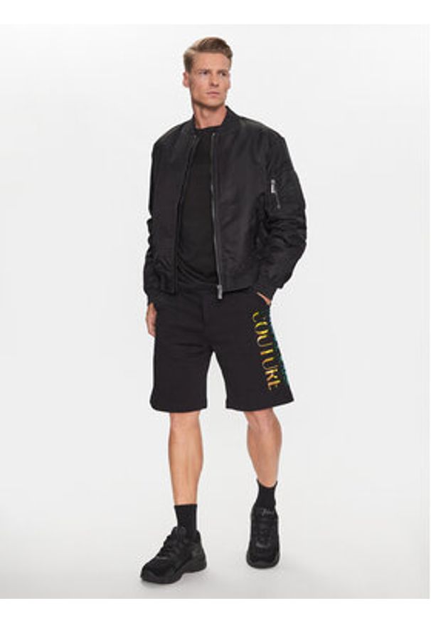 Versace Jeans Couture Szorty sportowe 74GADG06 Czarny Regular Fit. Kolor: czarny. Materiał: bawełna. Styl: sportowy