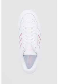 adidas Originals Buty kolor biały na platformie. Nosek buta: okrągły. Zapięcie: sznurówki. Kolor: biały. Materiał: materiał, włókno, guma. Obcas: na platformie