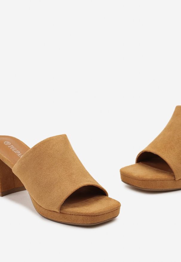 Born2be - Brązowe Klapki na Niewysokim Słupku z Ekozamszu Breema. Kolor: brązowy. Sezon: lato. Obcas: na słupku. Styl: elegancki