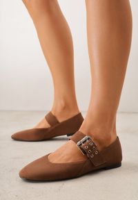 Born2be - Jasnobrązowe Balerinki Vices ze Skórzaną Wkładką i Szerokim Paskiem ze Sprzączką Rilucea. Okazja: na co dzień. Zapięcie: pasek. Kolor: brązowy. Materiał: skóra. Obcas: na płaskiej podeszwie. Styl: casual, rockowy #9