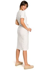BE - Bawełniana ołówkowa sukienka z asymetrycznym dołem. Materiał: bawełna. Typ sukienki: ołówkowe, asymetryczne. Długość: midi #3