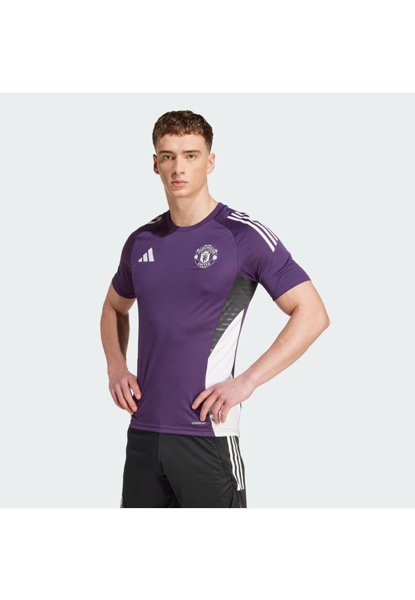 Adidas - Koszulka Manchester United Tiro 25 Competition Training. Kolor: fioletowy, biały, wielokolorowy, czarny. Sport: piłka nożna