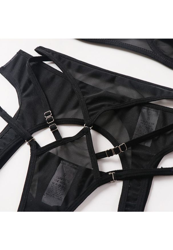 Intica - Pas do pończoch z zestawem na romantyczne wieczory Chihoko. Kolor: zielony. Materiał: materiał