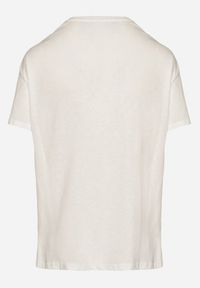 Born2be - Biały T-shirt z Asymetrycznym Tyłem i Ozdobnym Haftem Ninissara. Okazja: na spacer. Kolor: biały. Materiał: jeans. Wzór: haft. Styl: klasyczny, elegancki #3