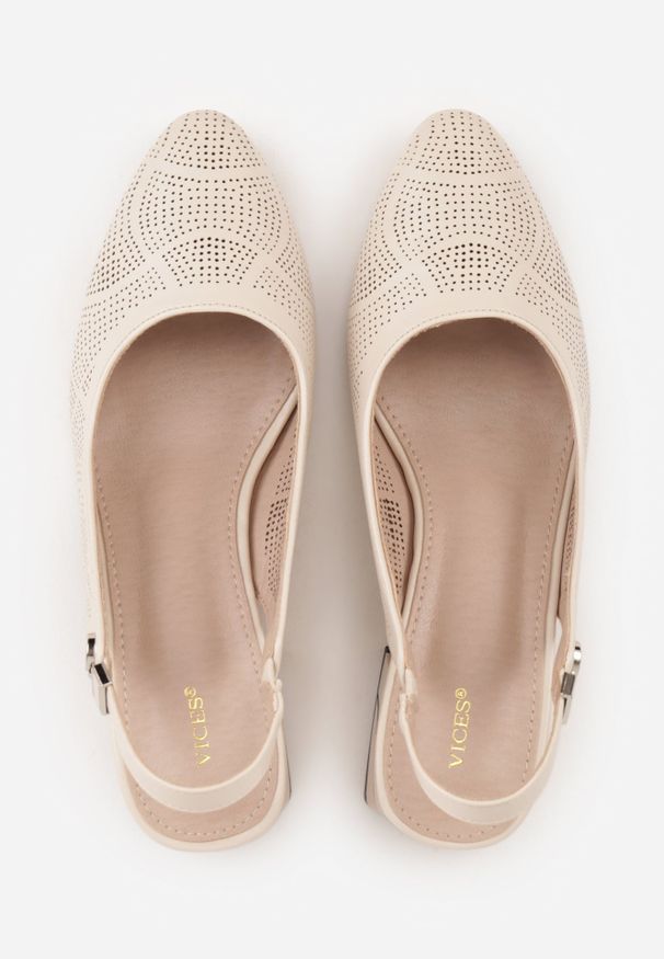 Renee - Beżowe Ażurowe Czółenka VICES na Słupku Slingback Elinona. Kolor: beżowy. Materiał: satyna. Szerokość cholewki: normalna. Wzór: ażurowy. Obcas: na słupku