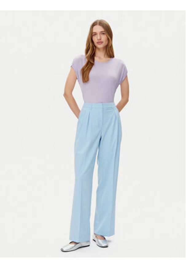 Vero Moda T-Shirt Ava 10284468 Fioletowy Regular Fit. Kolor: fioletowy. Materiał: lyocell
