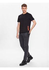 Calvin Klein T-Shirt K10K112205 Czarny Regular Fit. Kolor: czarny. Materiał: bawełna #3