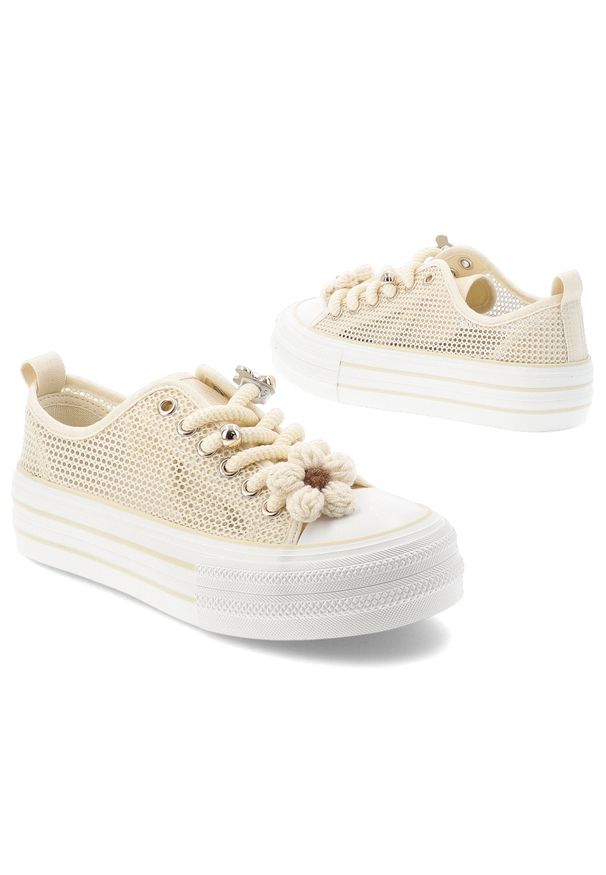 Sneakersy damskie Filippo, cholewka z materiału tekstylnego siateczkowego wiązanie z przodu ozdobne grube sznurówki, beżowy, DTN7855/26. Okazja: na co dzień. Zapięcie: sznurówki. Kolor: beżowy. Materiał: materiał. Szerokość cholewki: normalna. Wzór: ażurowy, kwiaty. Styl: casual, klasyczny