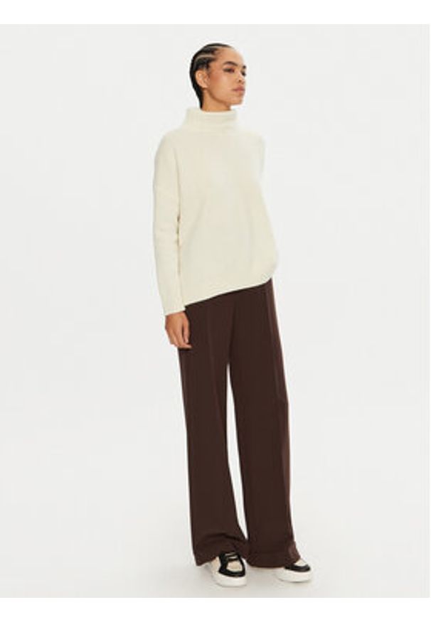 Weekend Max Mara Golf Borgia 2425366082 Écru Loose Fit. Typ kołnierza: golf. Materiał: wełna