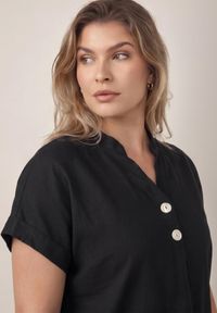 Born2be - Czarna Bawełniana Sukienka o Pudełkowym Kroju z Ozdobnymi Guzikami Kateira. Okazja: na co dzień. Kolor: czarny. Materiał: bawełna. Typ sukienki: proste. Styl: casual #4
