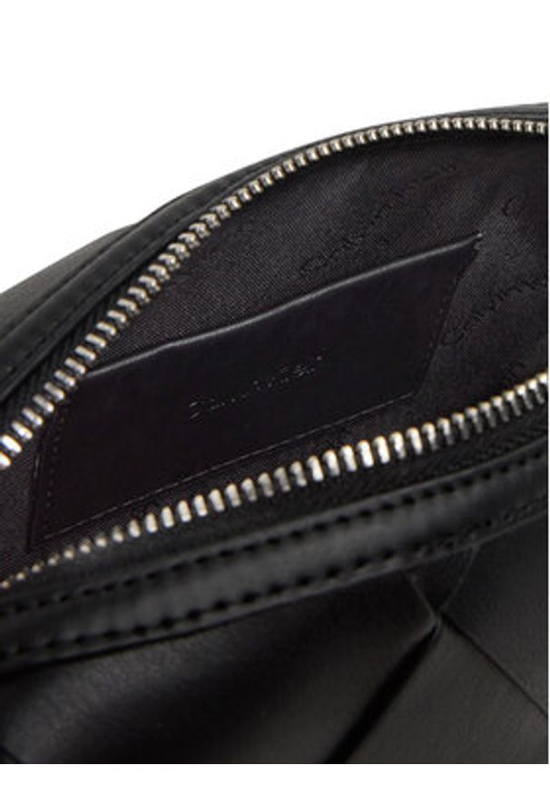Calvin Klein Torebka Ck Woven Camera Bag K60K613002 Czarny. Kolor: czarny. Materiał: skórzane