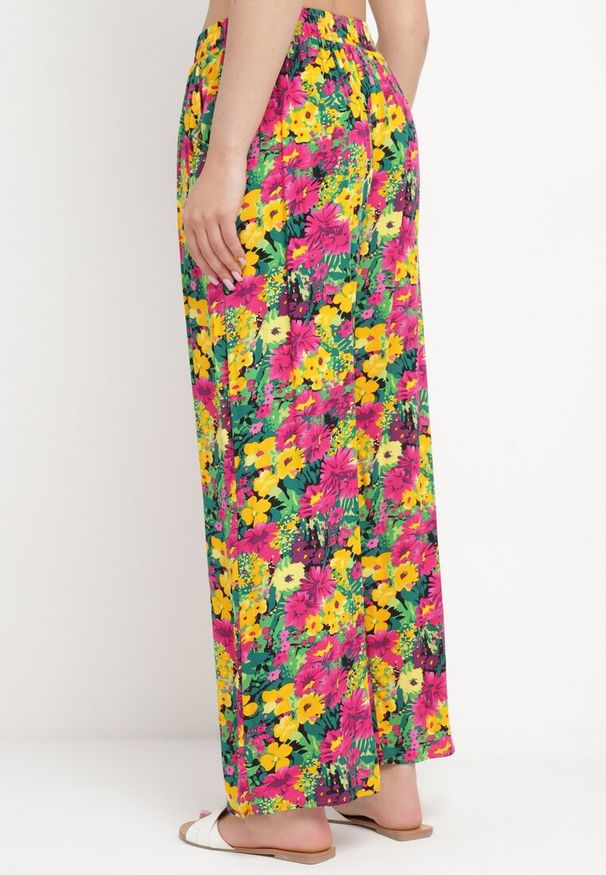 Born2be - Żółte Proste Spodnie z Wiskozy w Kwiatowy Print Yadolle. Stan: podwyższony. Kolor: żółty. Materiał: wiskoza. Wzór: nadruk, kwiaty. Sezon: lato