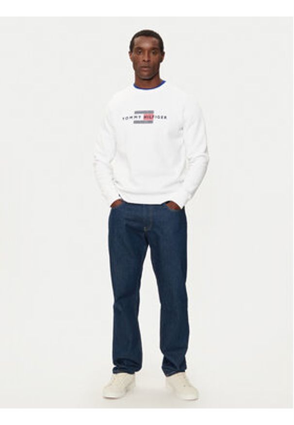 TOMMY HILFIGER - Tommy Hilfiger Bluza MW0MW35541 Biały Regular Fit. Kolor: biały. Materiał: bawełna, syntetyk