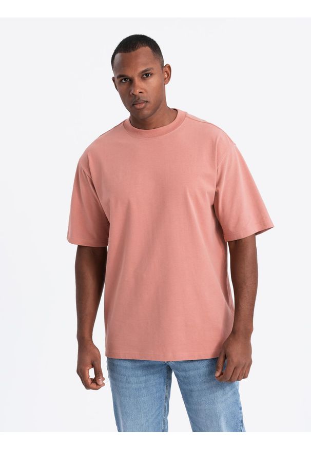 Ombre Clothing - Bawełniany t-shirt męski LOOSE FIT z okrągłym dekoltem – różowy V5 - Rozmiar: M. Okazja: na co dzień. Kolor: różowy. Materiał: bawełna. Styl: casual